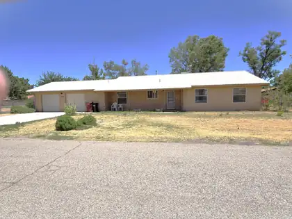 1670 Murray Loop, Bosque Farms