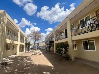 911 Alvarado Drive SE 4, Albuquerque