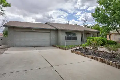 629 Littler Drive SE, Rio Rancho