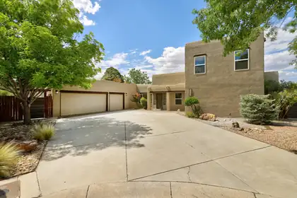 6425 Guadalupe Place NW, Los Ranchos