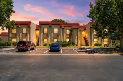 827 Country Club Drive SE APT 2B, Rio Rancho