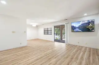 827 Country Club Drive SE APT 2B 