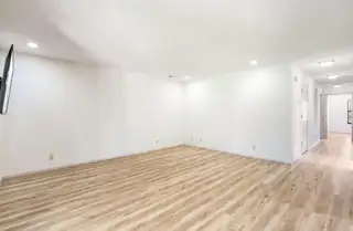 827 Country Club Drive SE APT 2B 