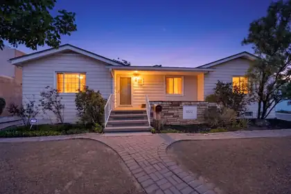 1022 Vassar Drive NE, Albuquerque