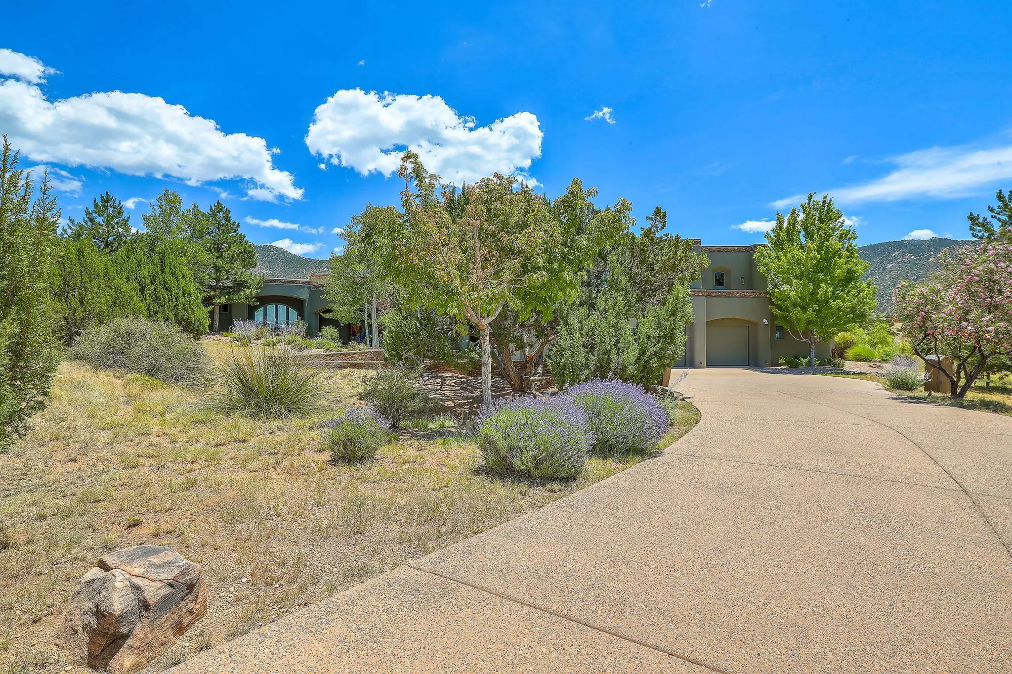 8504 Snakedance Court NE