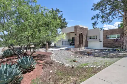 1706 Princeton Drive NE, Albuquerque
