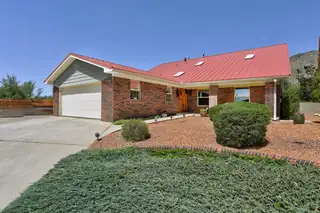 2712 Eastridge Drive NE 