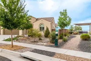 1600 Willow Canyon Trail NW 