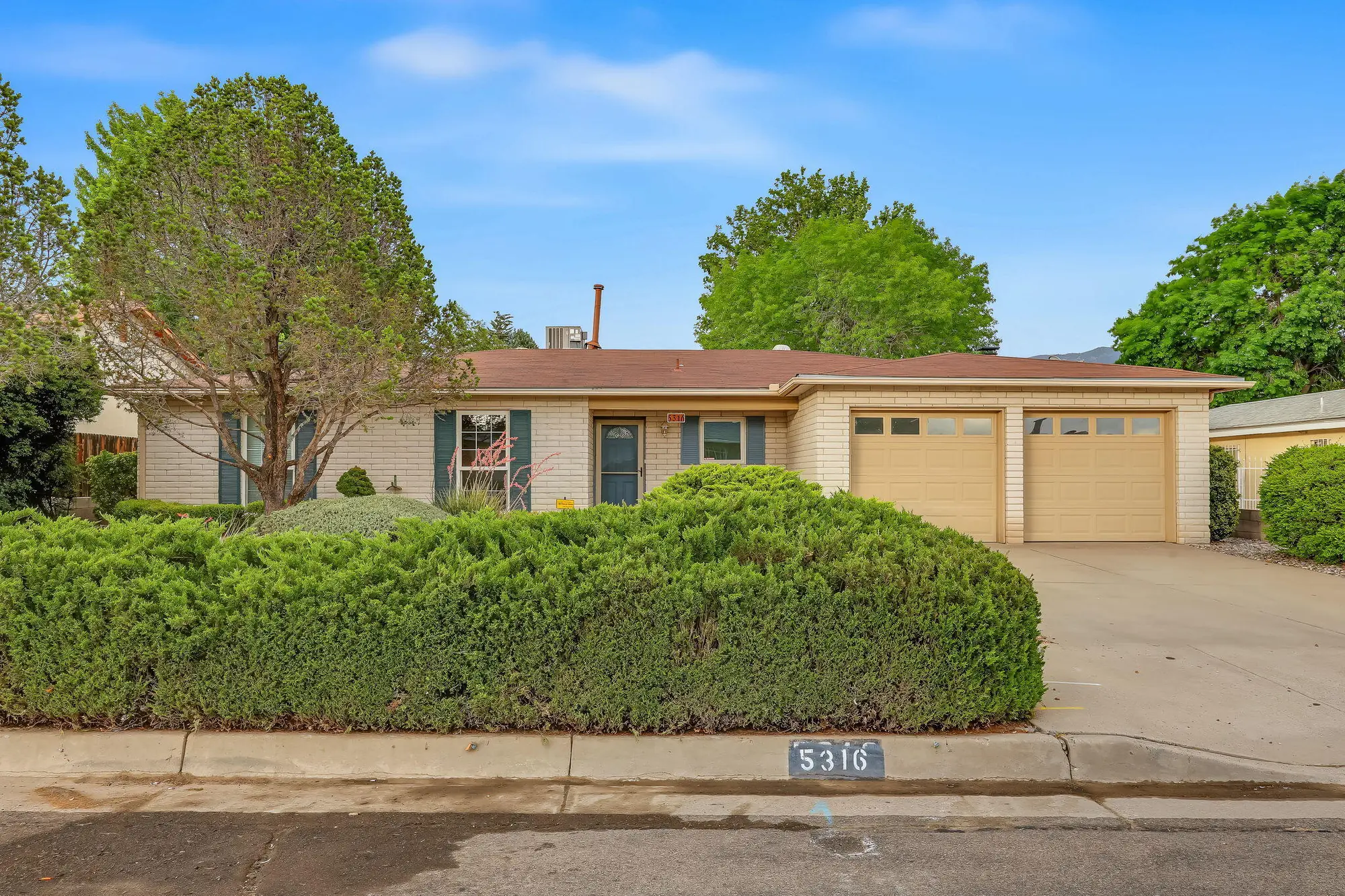 5316 Van Christopher Drive NE