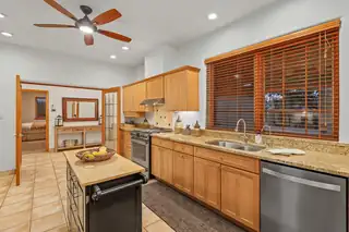 334 Vineyard Road NW 