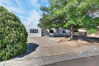 1004 Wade Circle NE 