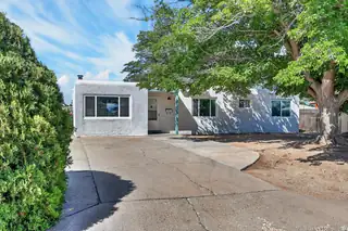 1004 Wade Circle NE 