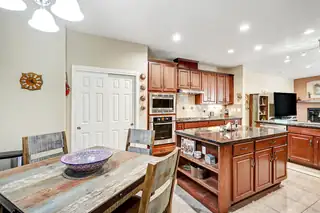 2105 Retama Court SE 