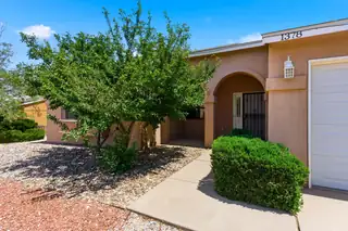 1378 Golden Eye Loop NE 
