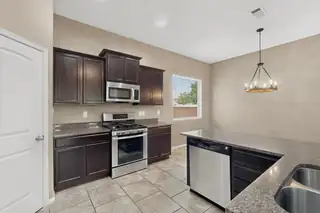 2005 Northlands Drive SE 