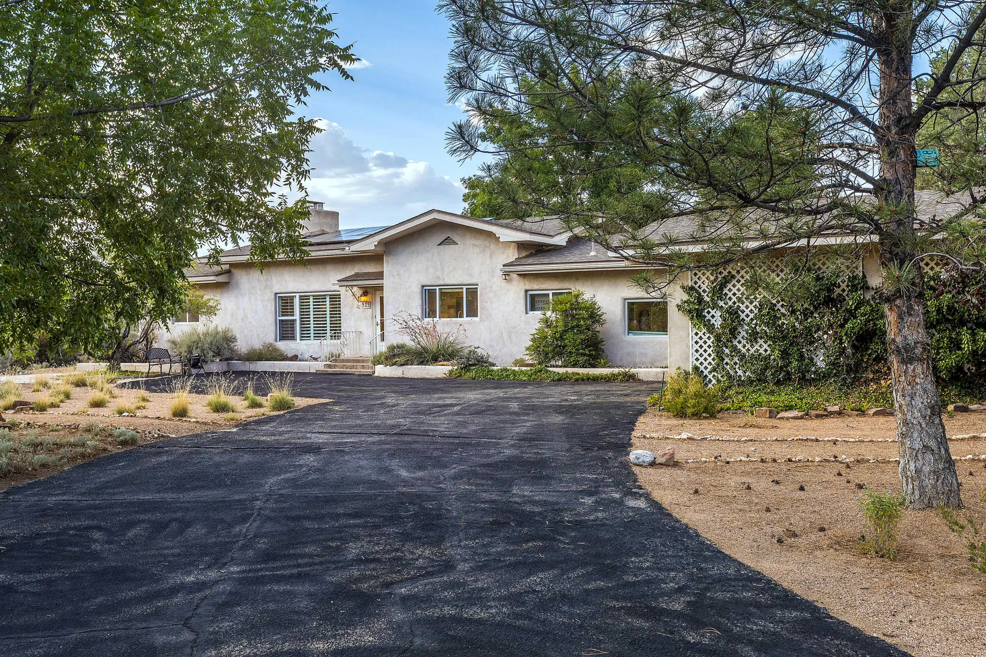 525 Solar Road NW
