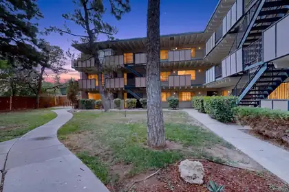 1100 Alvarado Drive SE APT 202, Albuquerque