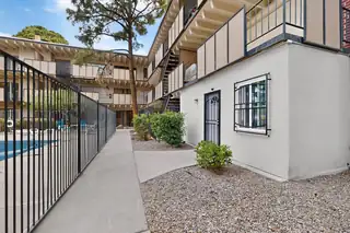 1100 Alvarado Drive SE APT 202 