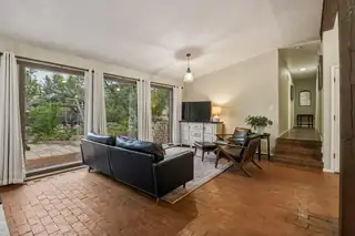 6 Oak Place 