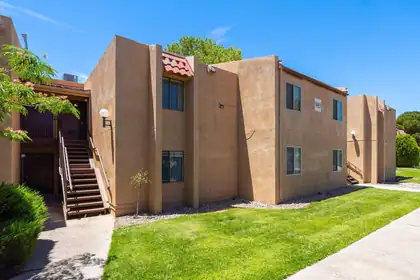 903 Country Club Drive SE APT G, Rio Rancho