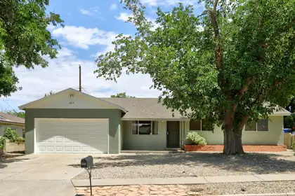 12813 Turquoise Avenue NE, Albuquerque