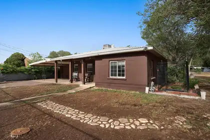 424 S Third Street, Belen