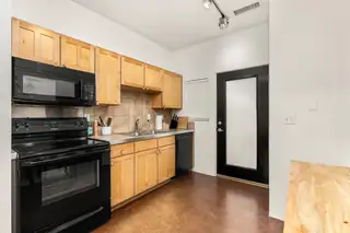 1101 Doctor Martin Luther King NE Avenue NE 9 