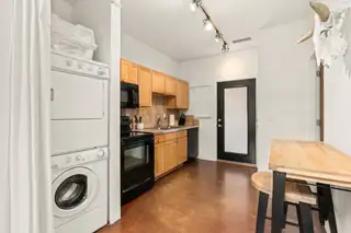 1101 Doctor Martin Luther King NE Avenue NE 9 