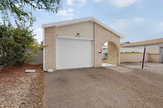 4832 Platinum Loop NE 
