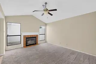 4832 Platinum Loop NE 