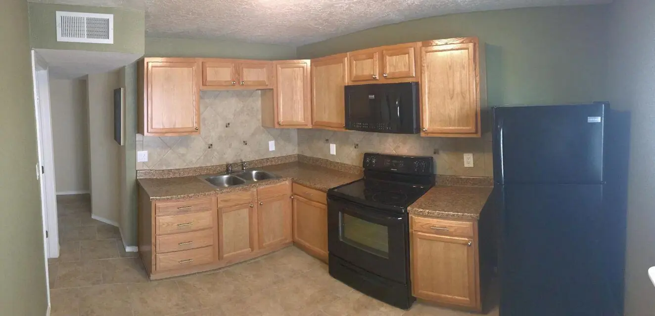 1808 Buena Vista Drive SE 2
