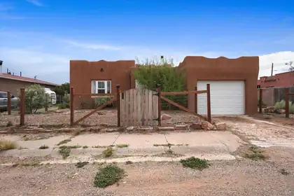 107 N Limit Avenue, Mountainair 