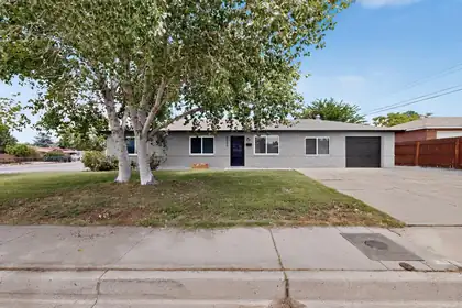 8803 Los Arboles Avenue NE, Albuquerque