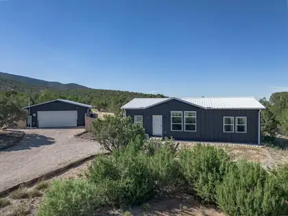 4585 La Madera Road, Sandia Park
