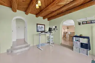 10029 Guadalupe Trail NW 
