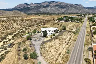10901 Elena Drive NE 