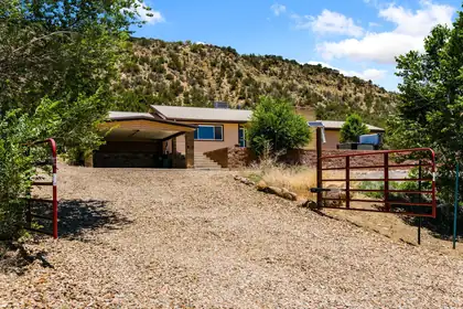 111 Rincon Loop Road, Tijeras