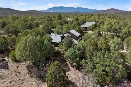 34 Easy Street, Tijeras