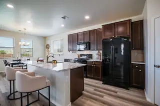 4381 Lauren Loop NE 