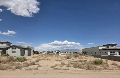 408 5th Street NE, Rio Rancho 