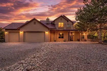 2 Tablazon Valley Drive, Tijeras