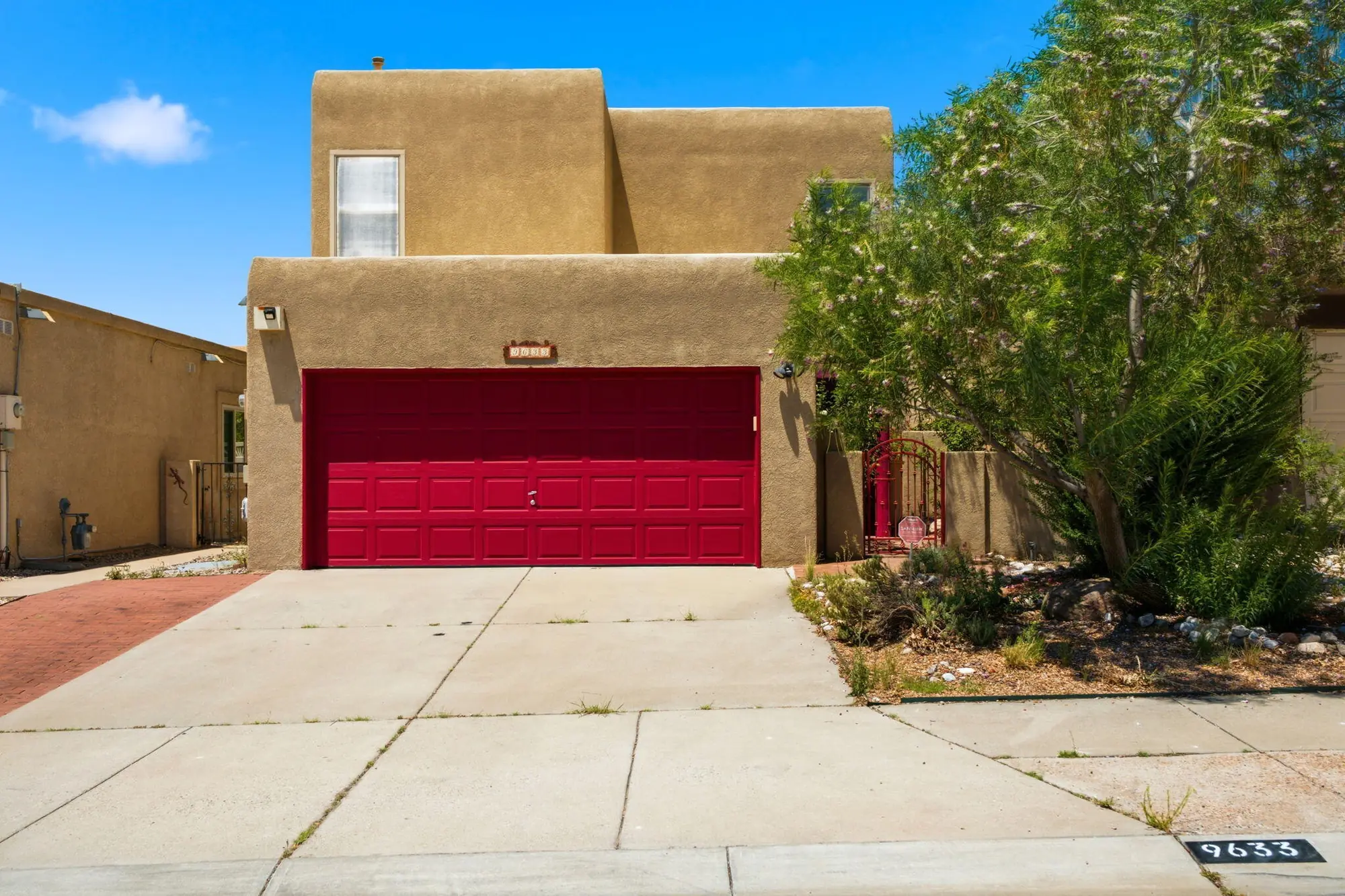 9633 De Vargas Loop NE