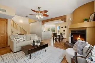 9633 De Vargas Loop NE 