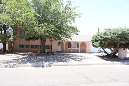 3605 Chelwood Park Boulevard NE, Albuquerque