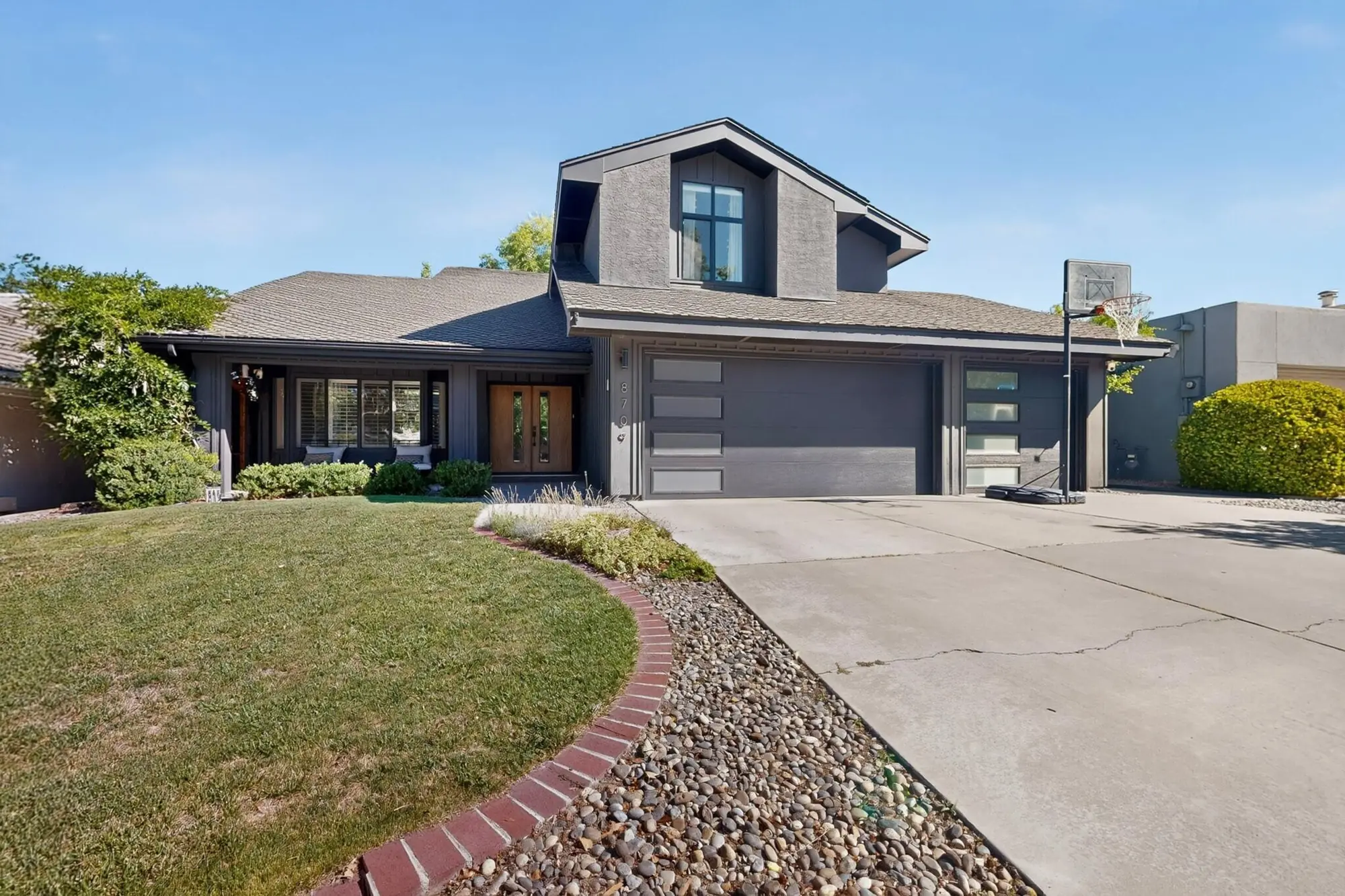 8709 Canyon Run Road NE