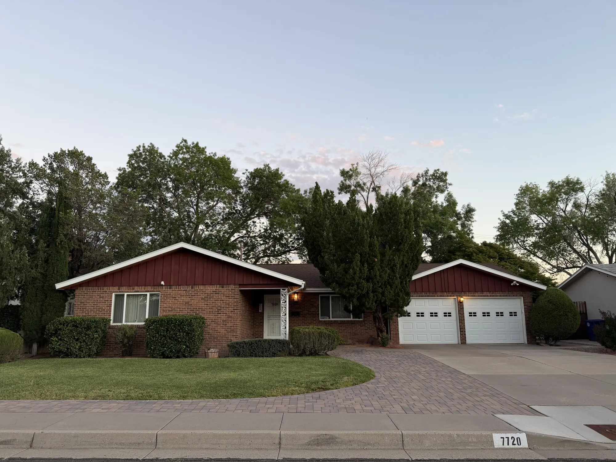 7720 El Conde Avenue NE