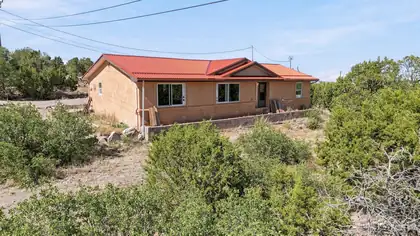 2 Walker Court, Edgewood