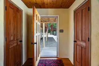 2016 Louise Avenue SW 