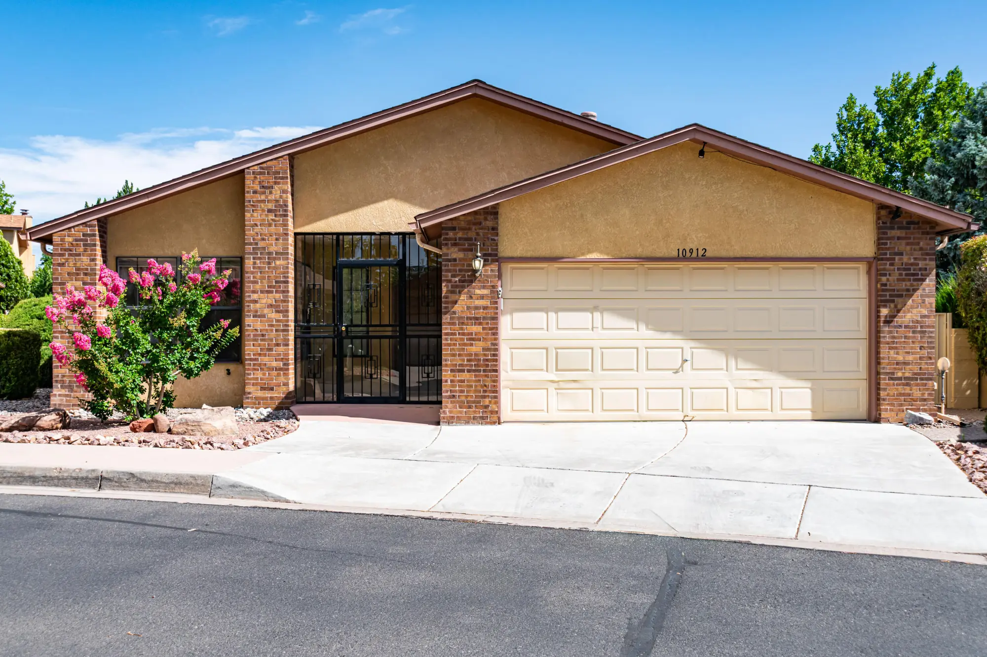 10912 Griffith Park Drive NE