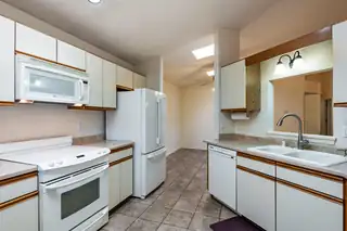 10912 Griffith Park Drive NE 